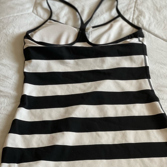 Lululemon Racerback top size 6 - Picture 6 of 9